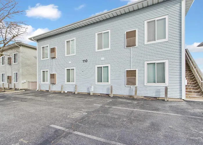 110a Newport Bay *